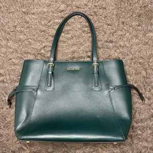 Michael Kors. Tote green bag in really good condition.